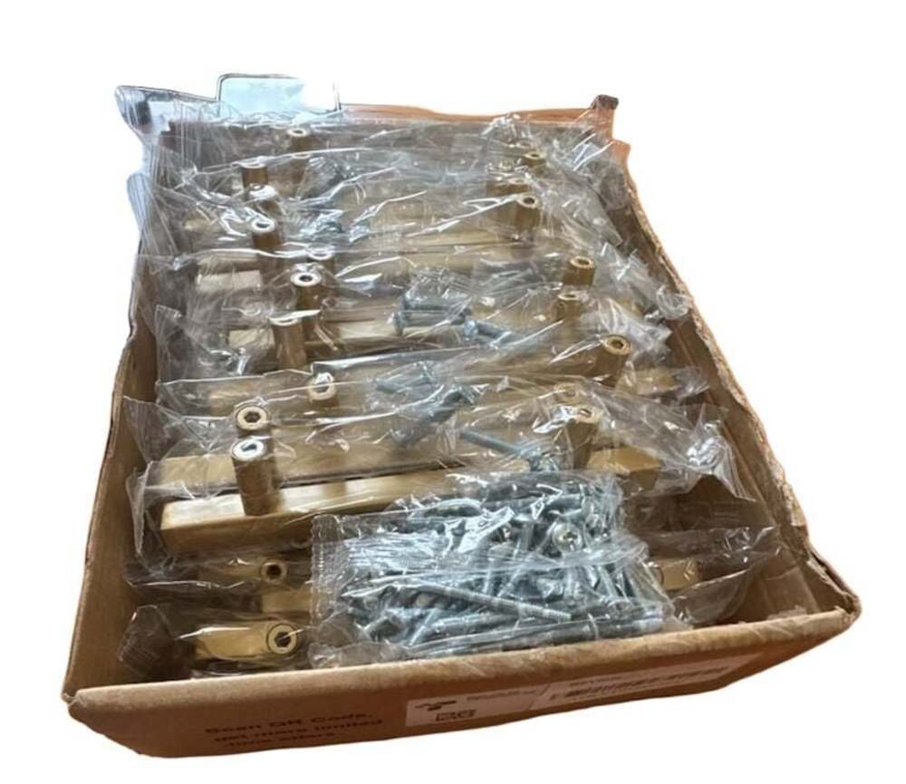 Lot of 29  Ravinte 4 inch, C-C, Cabinet Pulls Golden Warm LS1212GD128, Gold